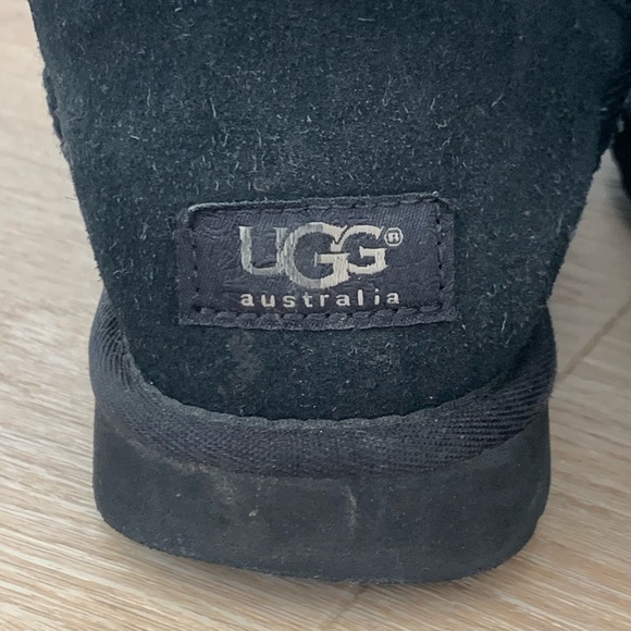 Excellent Condition Genuine UGGs Size 7 - Picture 9 of 10